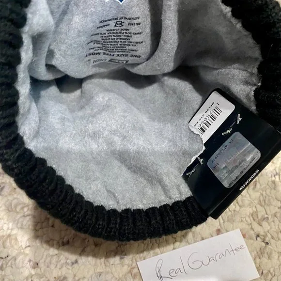 100% New Era 2020 Tampa Bay Buccaneers Salute To Service Knit Hat NFL Sport Cap - Picture 5 of 7